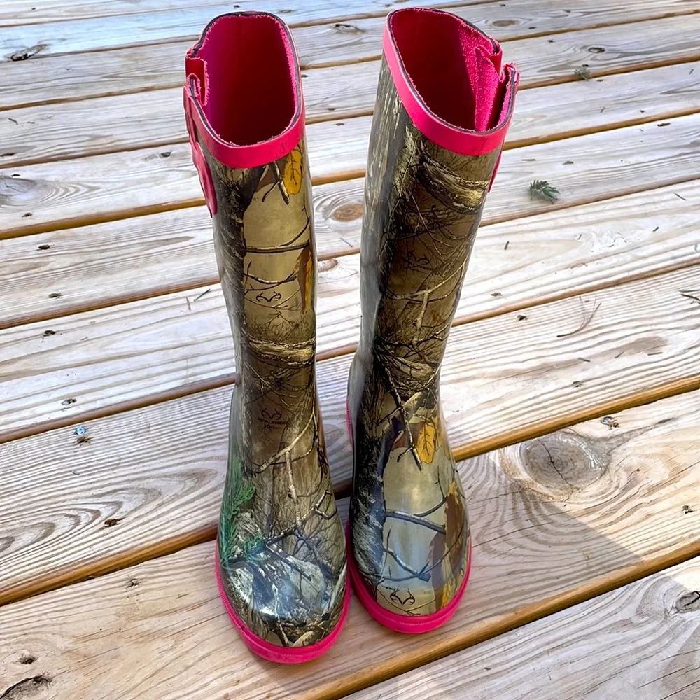 Game Winner Women's Waterproof Camouflage Rain Boots Pink Trim Size 5